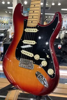 Store Special Product - Fender - STRAT/ W 3PLY W/B/W PG